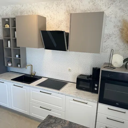 Enjoy Apartment *