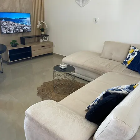 Enjoy Apartment